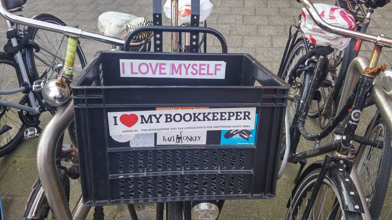 0330. I love myself Bali Monkey fietskrat fietskratten fietsmand sticker administratiekantoor Admin Amsterdam Belastingdienst narcisme.jpg